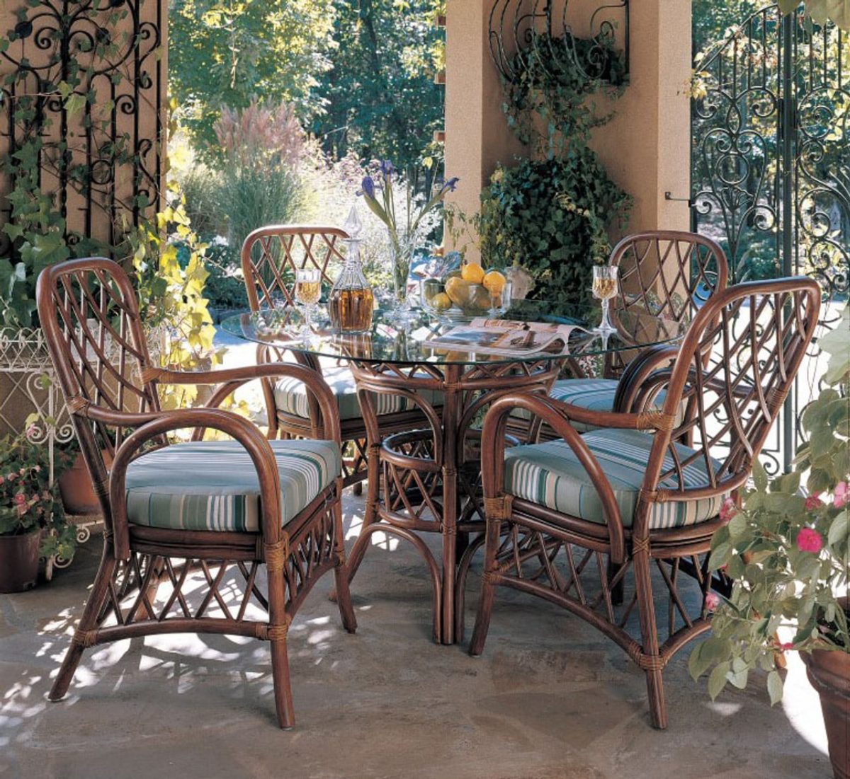 ANTIGUA DINING SET WITH ARM CHAIRS