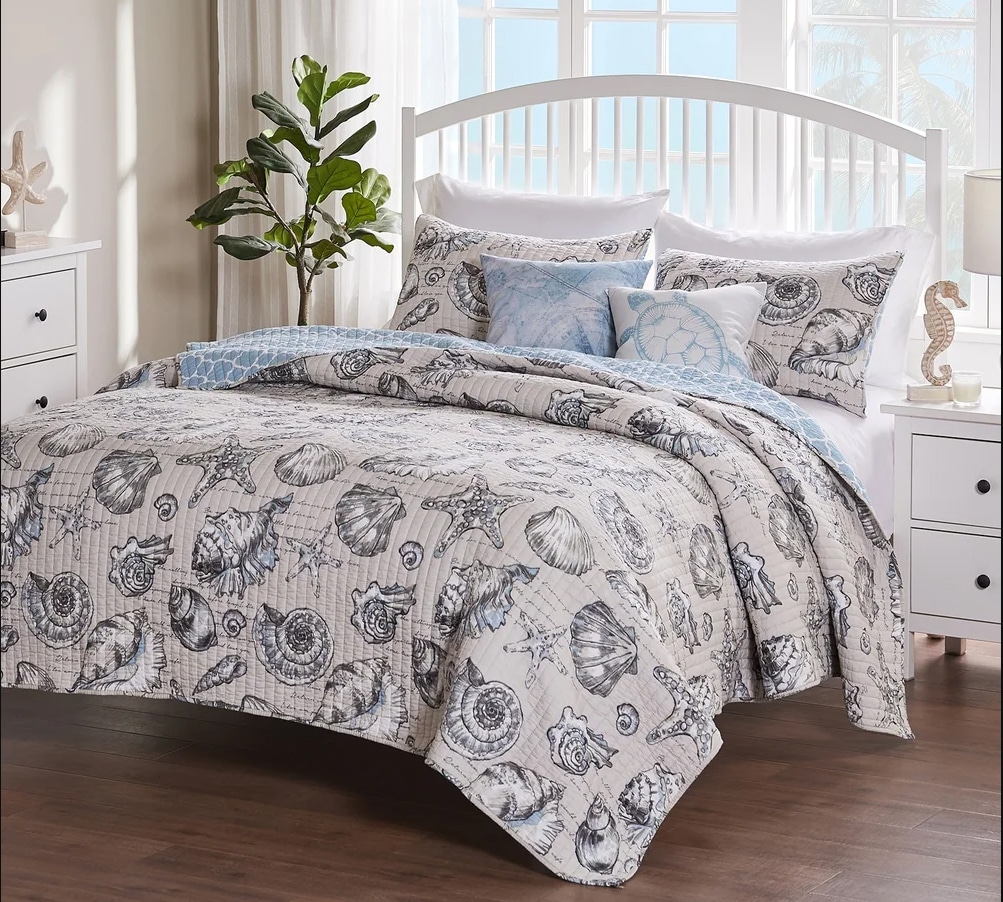 Bungalow Linen Coastal Reversible Quilt Blanket Set