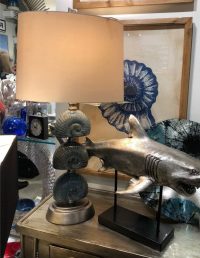 SHELL TABLE LAMP