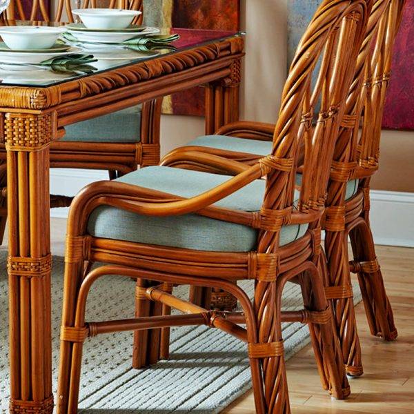 NEW TWIST DINING SIDE CHAIR