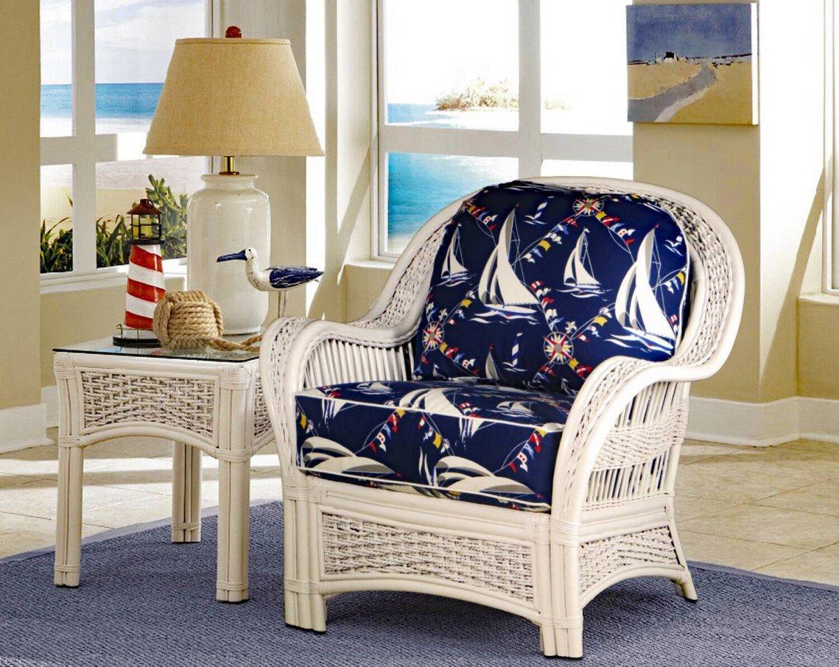 REGATTA WHITE LOUNGE CHAIR