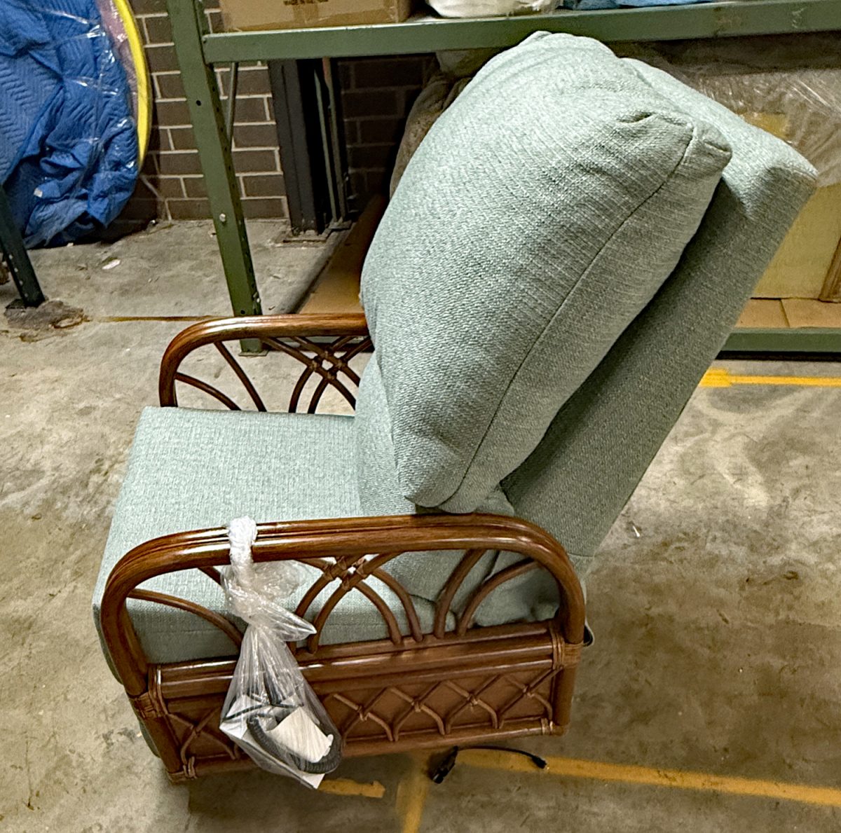 SHOWROOM RECLINER