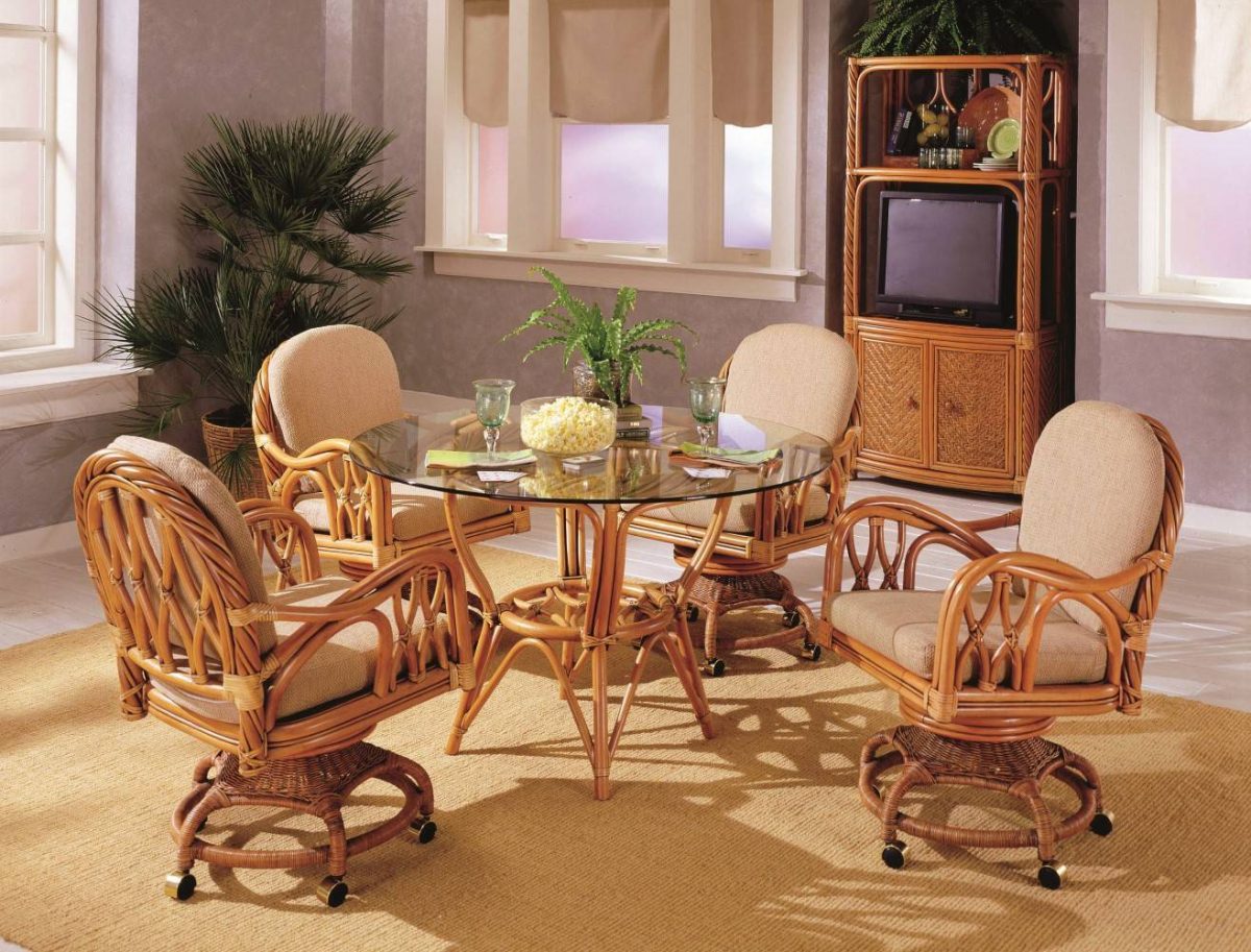 new twist caster dining set